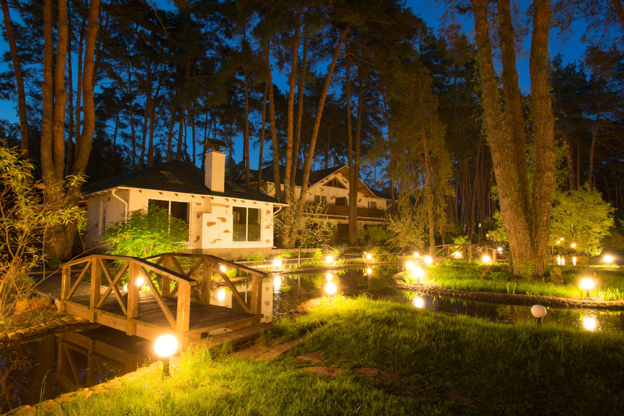 Cost To Install Landscape Lighting 2021 Prices Inch Calculator